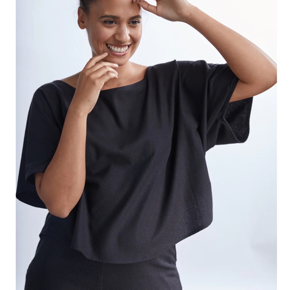 Jamie + the Jones blank canvas top